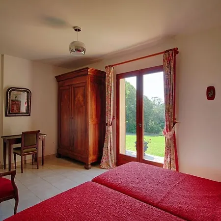 Villa 200 M De La La Liscia Tiuccia
