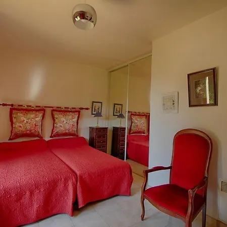 Villa 200 M De La La Liscia Tiuccia *