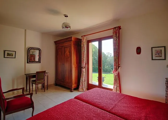 Villa 200 M De La La Liscia Tiuccia