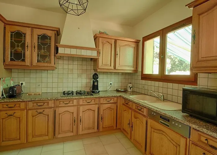 200 M De La La Liscia Tiuccia Villa