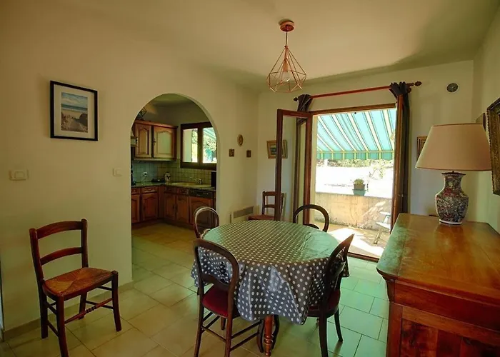 Villa 200 M De La La Liscia Tiuccia *