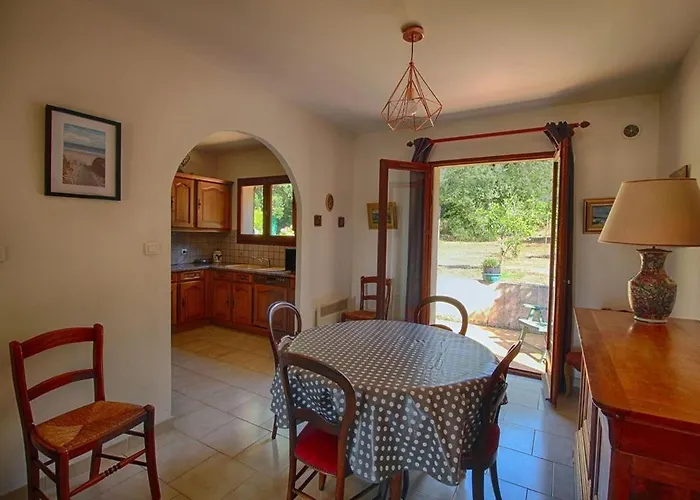 200 M De La La Liscia Tiuccia Villa